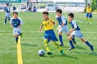 北埔國小U12足球隊（黃色球衣），日前參加日本愛媛縣BARI CUP國際足球邀請賽，勇奪季軍。