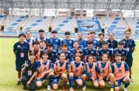 「台中藍鯨女子足球隊」創下台灣木蘭女子足球聯賽3連霸的輝煌紀錄。