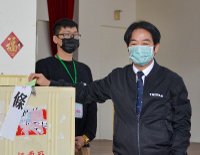 同額競選民進黨主席的副總統賴清德（右）昨回台南投票。他在當選後表示，將重新擦亮民進黨的招牌。記者鄭惠仁╱攝影
